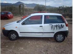 FIAT PUNTO BERLINA (176)