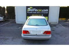 MERCEDES-BENZ CLASE E (W210) BERLINA