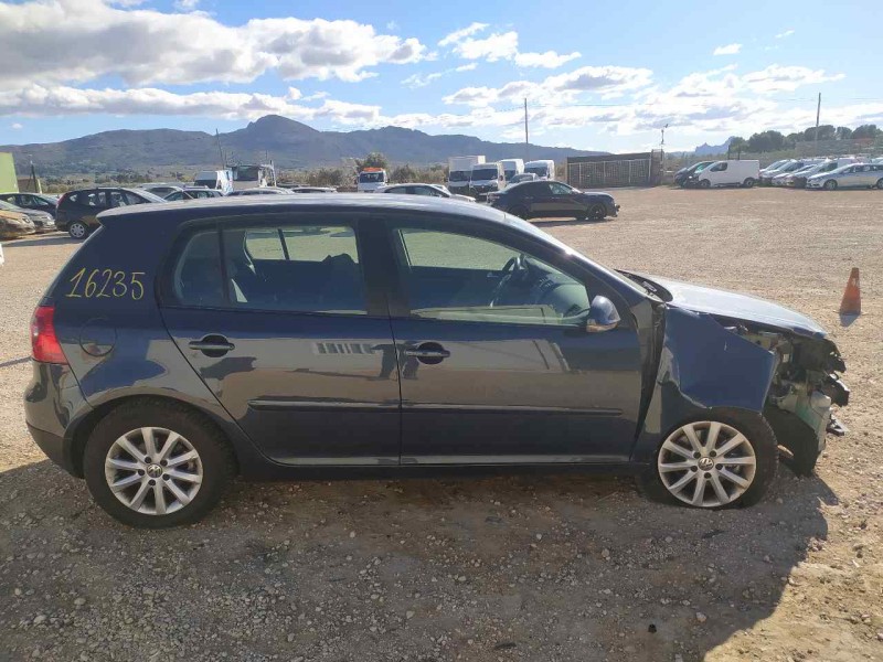 volkswagen golf v berlina (1k1) del año 2007
