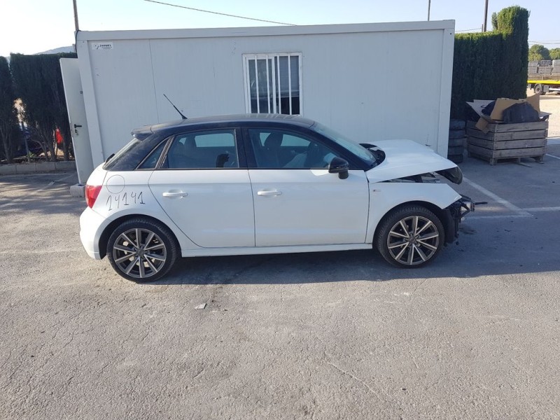 audi a1 sportback (8xa) del año 2014