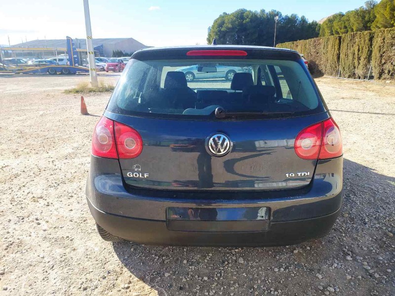 volkswagen golf v berlina (1k1) del año 2007