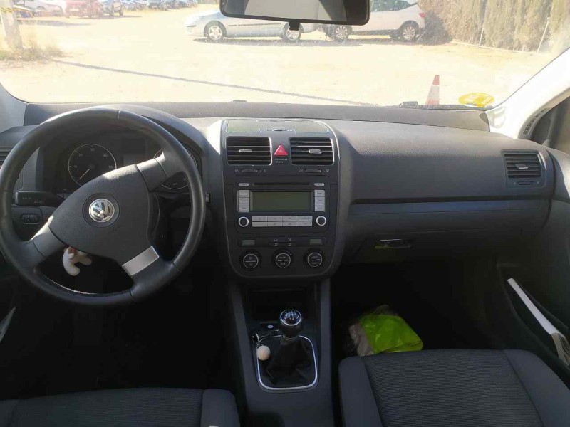 volkswagen golf v berlina (1k1) del año 2007
