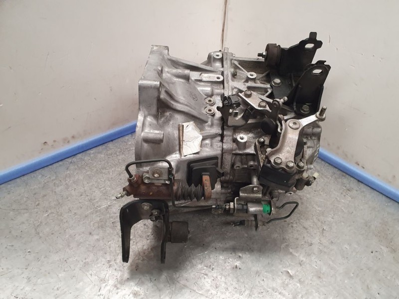 Recambio de caja cambios para toyota avensis berlina (t25) 2.0 d4-d executive sedán (4-ptas) referencia OEM IAM 3111520080  6VEL