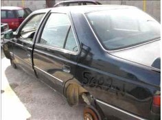PEUGEOT 405 BERLINA