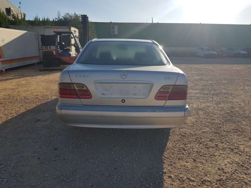 mercedes-benz clase e (w210) berlina diesel del año 2000