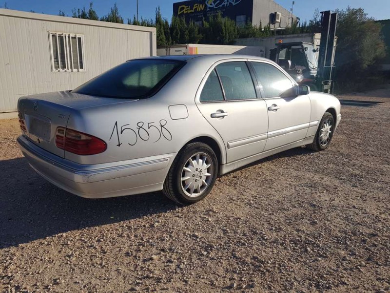 mercedes-benz clase e (w210) berlina diesel del año 2000