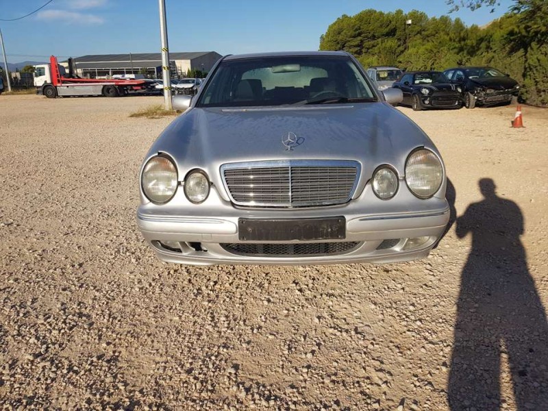 mercedes-benz clase e (w210) berlina diesel del año 2000