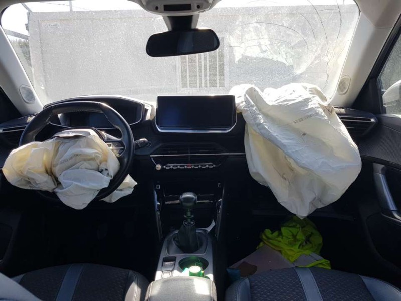 peugeot 2008 (p1) del año 2020