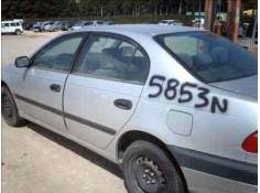 TOYOTA AVENSIS BERLINA (T 22)