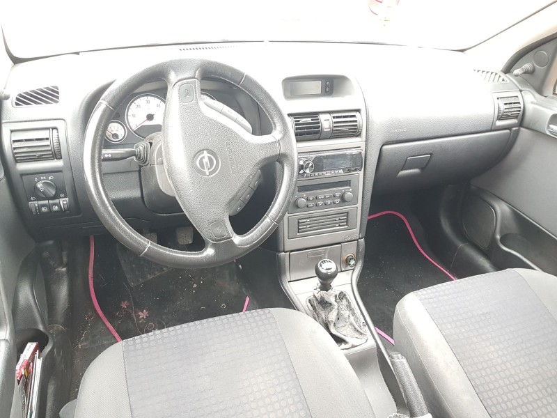 opel astra g hatchback (t98) del año 2004