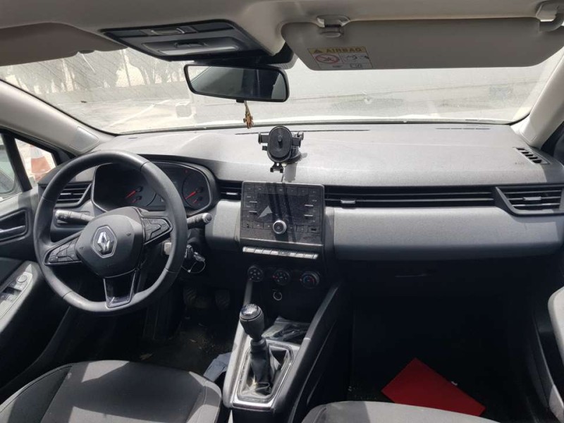 renault clio v del año 2021