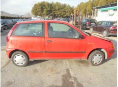 FIAT PUNTO BERLINA (176)
