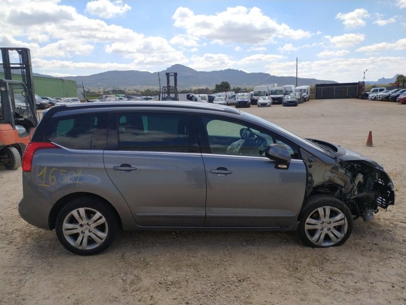 peugeot 5008 (0u_, 0e_) del año 2011