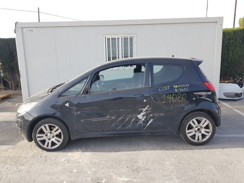 mitsubishi colt berlina 3 (z30) del año 2007