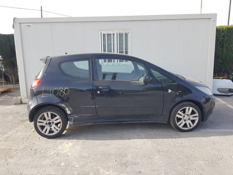 mitsubishi colt berlina 3 (z30) del año 2007