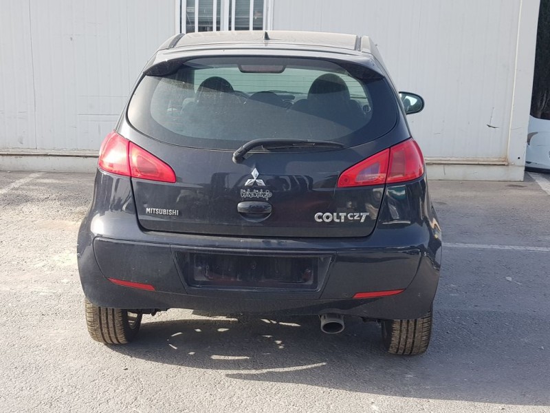 mitsubishi colt berlina 3 (z30) del año 2007