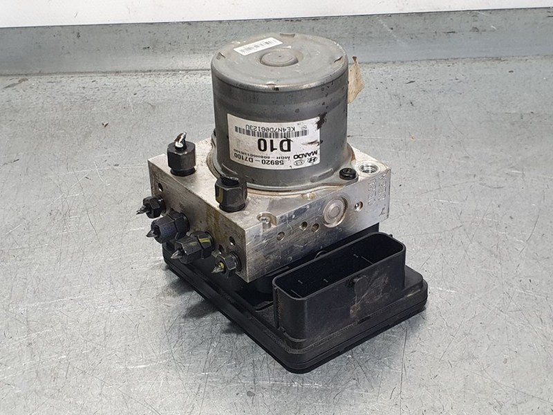 Recambio de abs para hyundai tucson classic blue referencia OEM IAM 58920D7100  