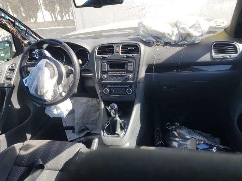 volkswagen golf vi (5k1) del año 2010