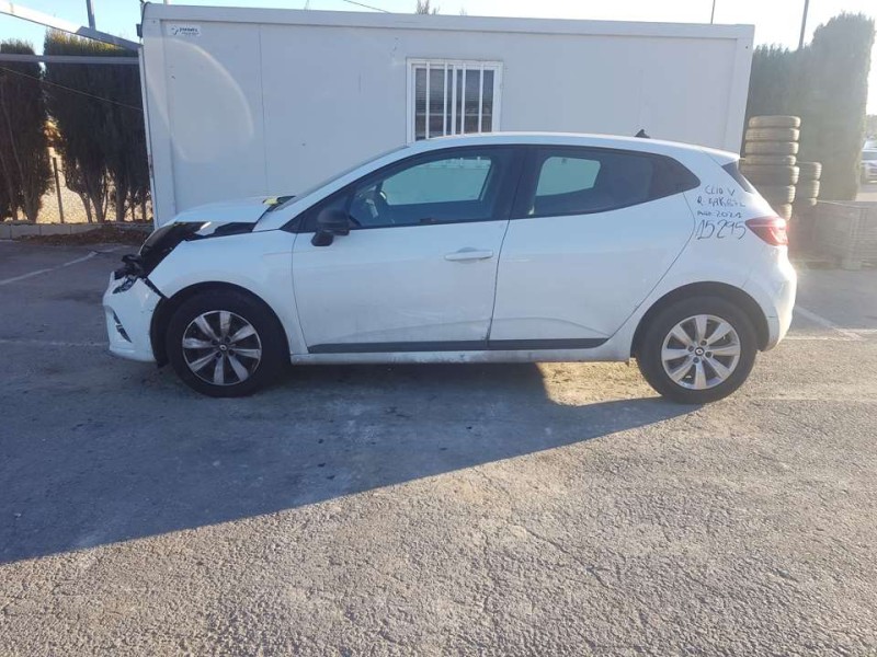renault clio v del año 2021
