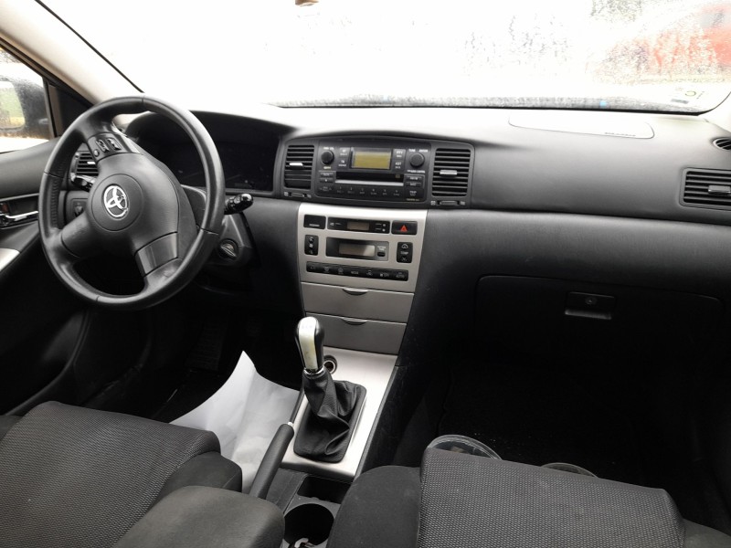 toyota corolla (_e12_) del año 2006