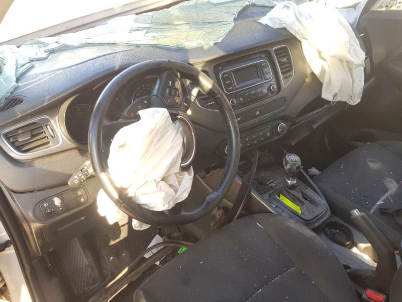 kia carens ( ) del año 2014