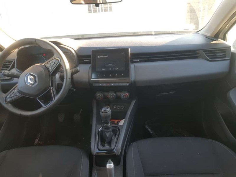 renault clio v del año 2021