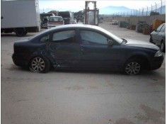 VOLKSWAGEN PASSAT BERLINA (3B3)