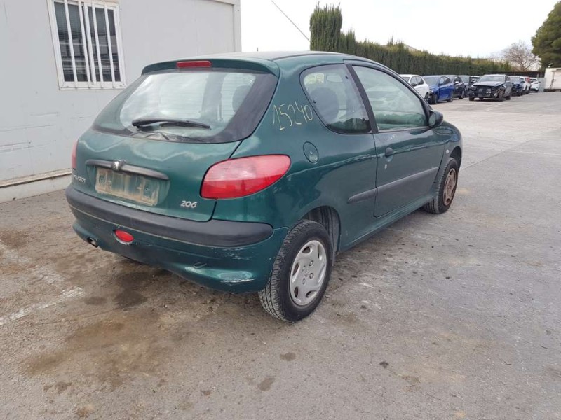 peugeot 206 berlina del año 2000