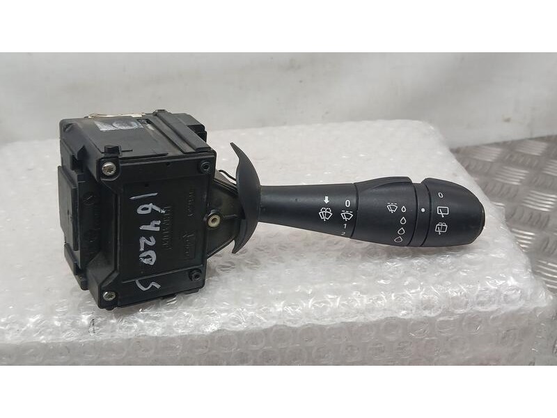 Recambio de mando limpia para renault clio iv business referencia OEM IAM 8201168013  