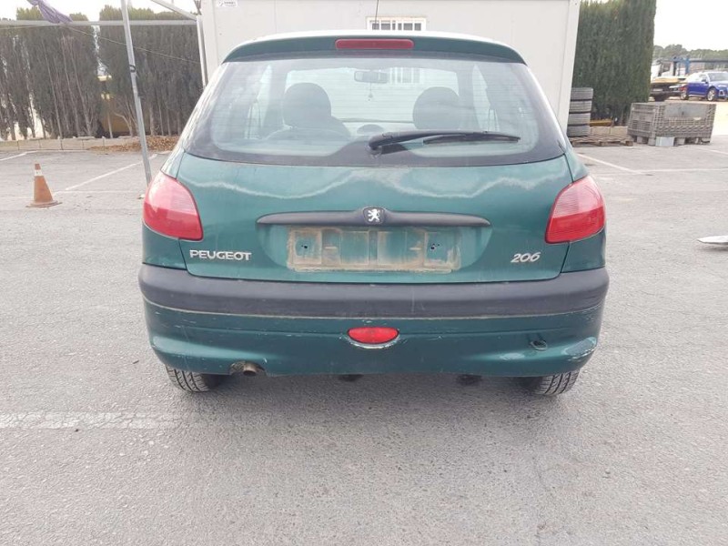 peugeot 206 berlina del año 2000