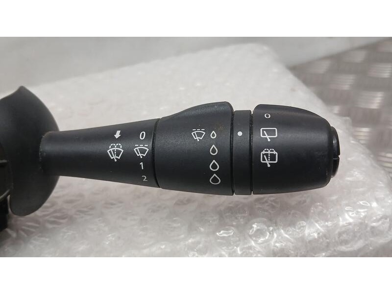 Recambio de mando limpia para renault clio iv business referencia OEM IAM 8201168013  