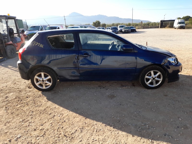 toyota corolla (_e12_) del año 2005