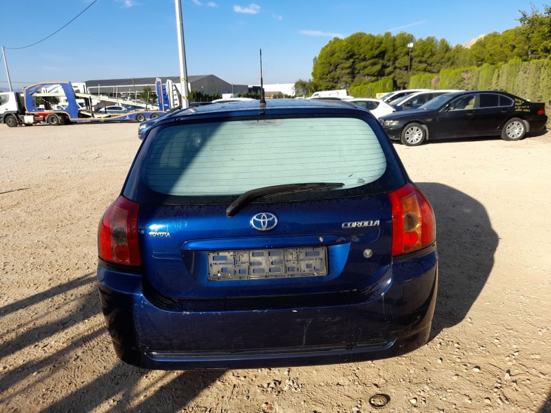 toyota corolla (_e12_) del año 2005