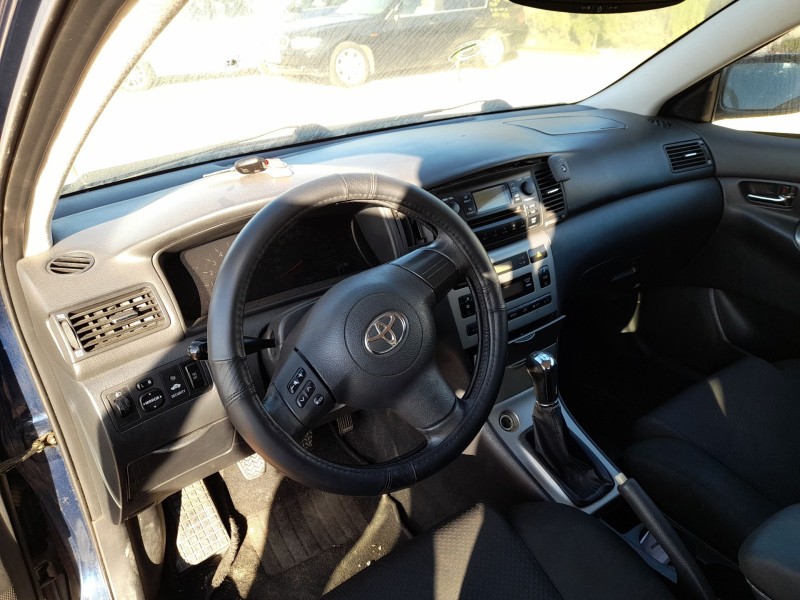 toyota corolla (_e12_) del año 2005