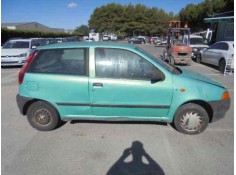 FIAT PUNTO BERLINA (176)