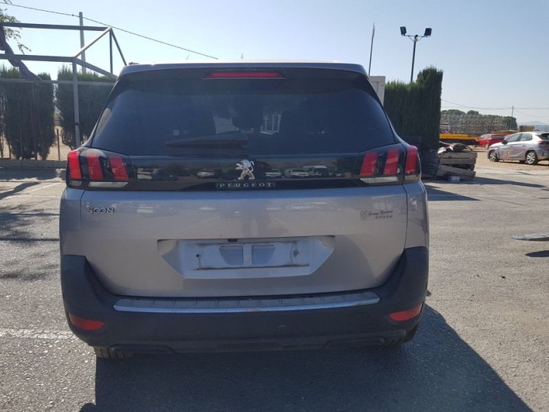 peugeot 5008 del año 2018