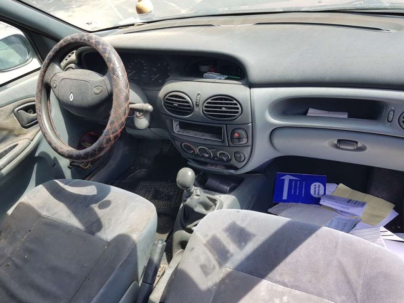 renault megane i berlina hatchback (ba0) del año 1996