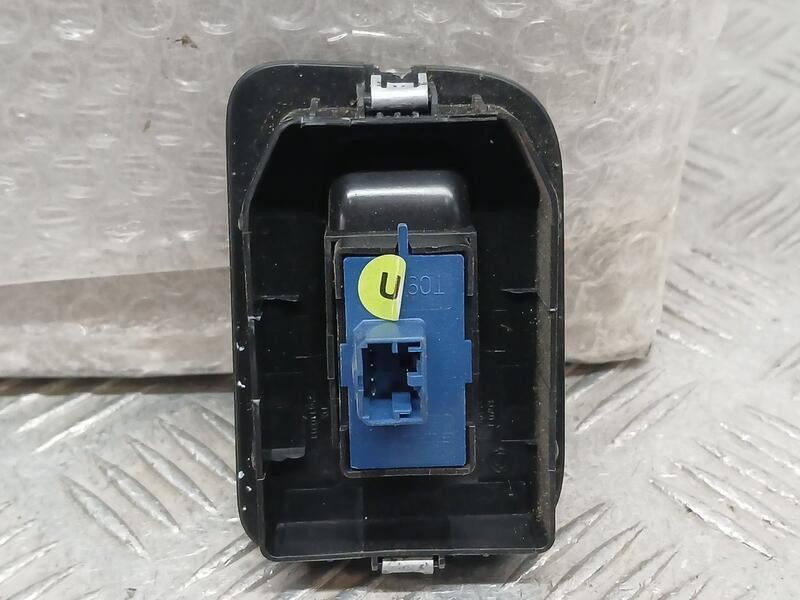 Recambio de mando elevalunas delantero derecho para fiat fiorino sx cargo referencia OEM IAM 7356522720  