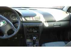 SKODA OCTAVIA BERLINA (1U2)