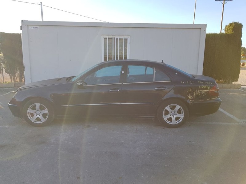 mercedes-benz clase e (w211) berlina del año 2003