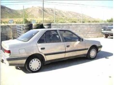 PEUGEOT 405 BERLINA