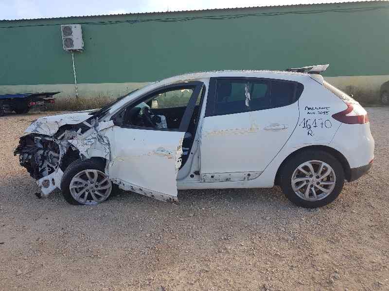 renault megane iii berlina 5 p del año 2015