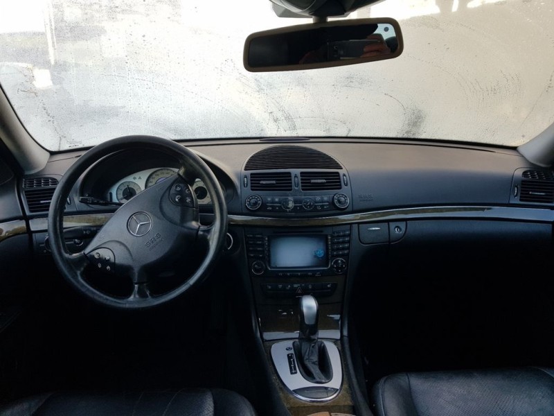 mercedes-benz clase e (w211) berlina del año 2003