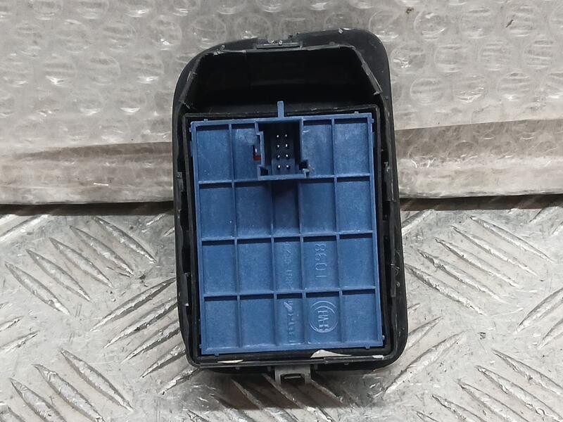 Recambio de mando elevalunas delantero izquierdo para fiat fiorino sx cargo referencia OEM IAM 7355186540  