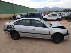TOYOTA AVENSIS BERLINA (T 22)