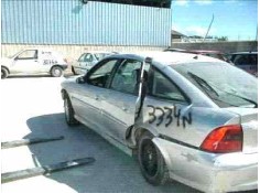 OPEL VECTRA B BERLINA