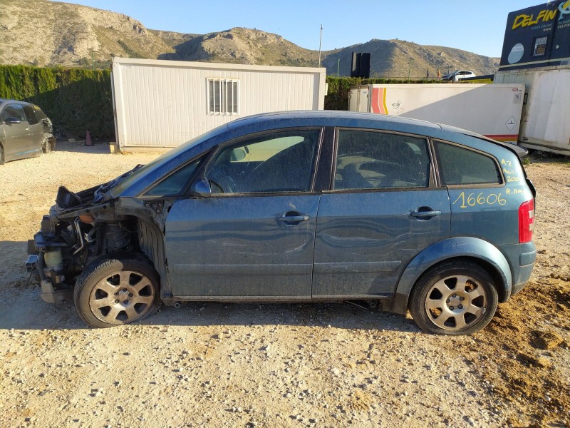 audi a2 (8z0) del año 2001