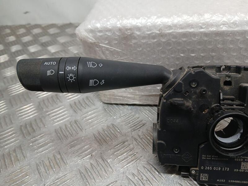 Recambio de mando luces y limpia para fiat fiorino sx cargo referencia OEM IAM 735749108  