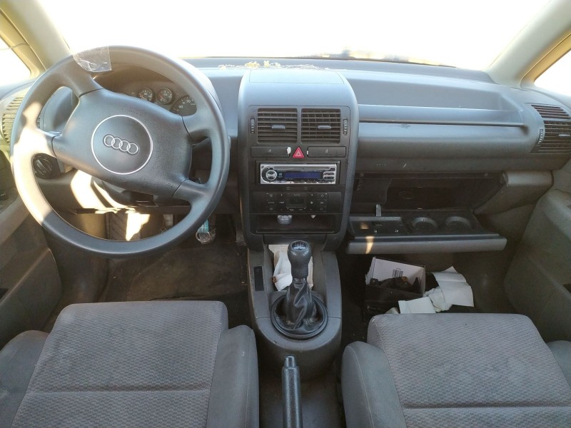 audi a2 (8z0) del año 2001