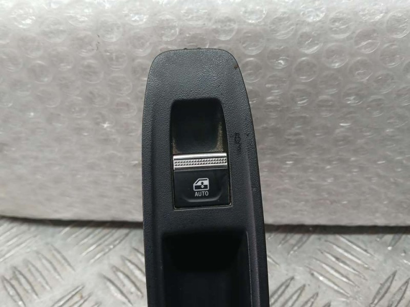 Recambio de mando elevalunas trasero izquierdo para renault captur ii equilibre referencia OEM IAM 254114723R  